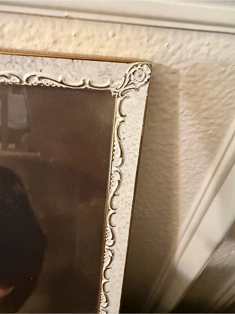 Vintage White and Gold 1980’s Metal Picture Frames Glass Fronts Lot of 5